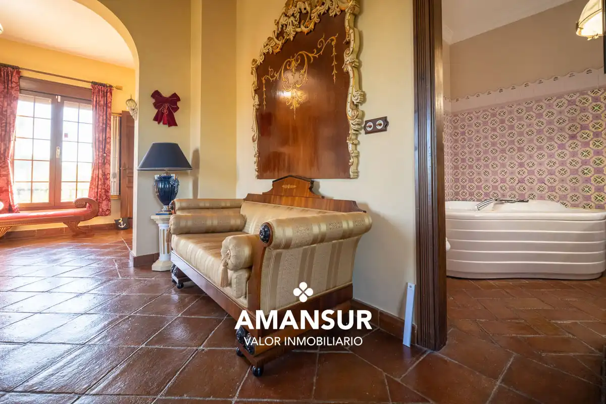 Chalet con piscina en venta en Avenida del Almendro, imagen 64