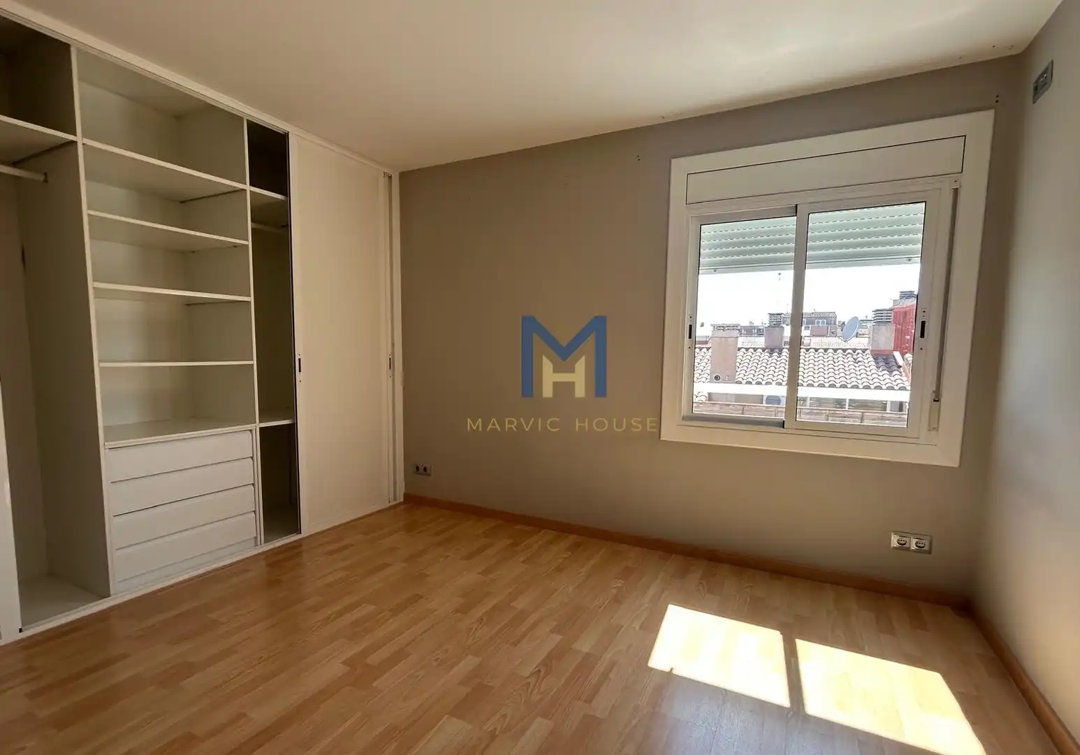 Habitación de Piso en venta en Sabadell con Aire acondicionado, Calefacción y Parquet
