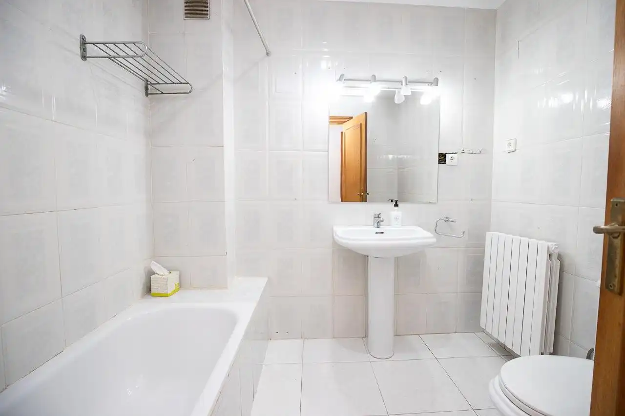 Baño de Apartamento en venta en Tarragona con Terraza y Balcón
