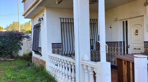 FANTÁSTICO CHALET INDEPENDIENTE DE 2 PLANTAS EN LELIANA