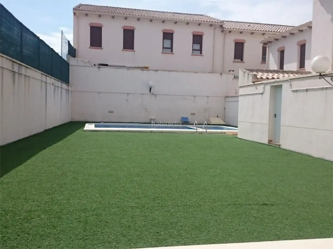 Casa amb piscina en venda a Carretera Hito 12