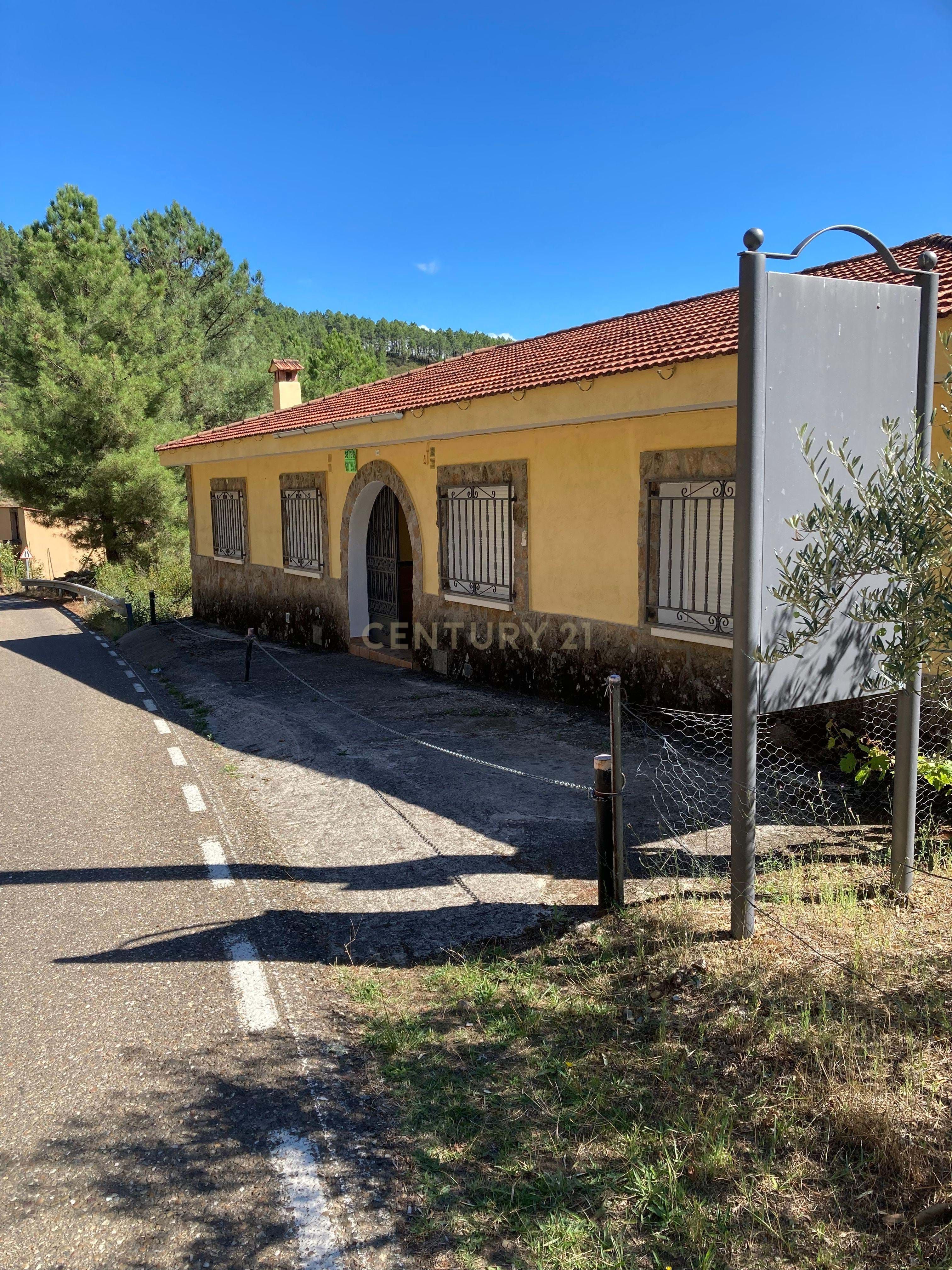 Vista exterior de Casa o xalet en venda en Caminomorisco amb Terrassa i Moblat