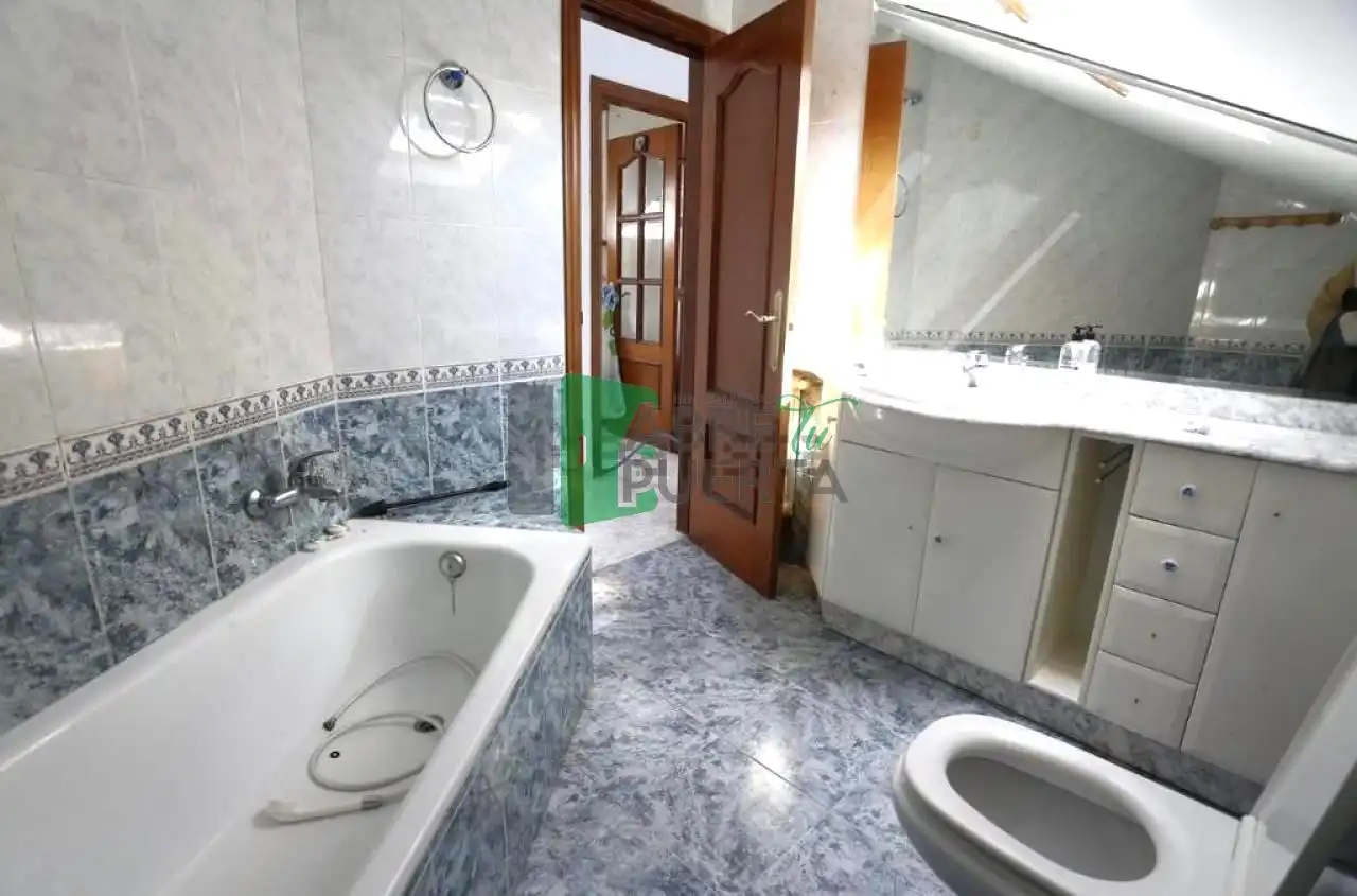 Badezimmer von Wohnung zum Verkauf in Barbadás mit Heizung, Terrasse und Möbliert