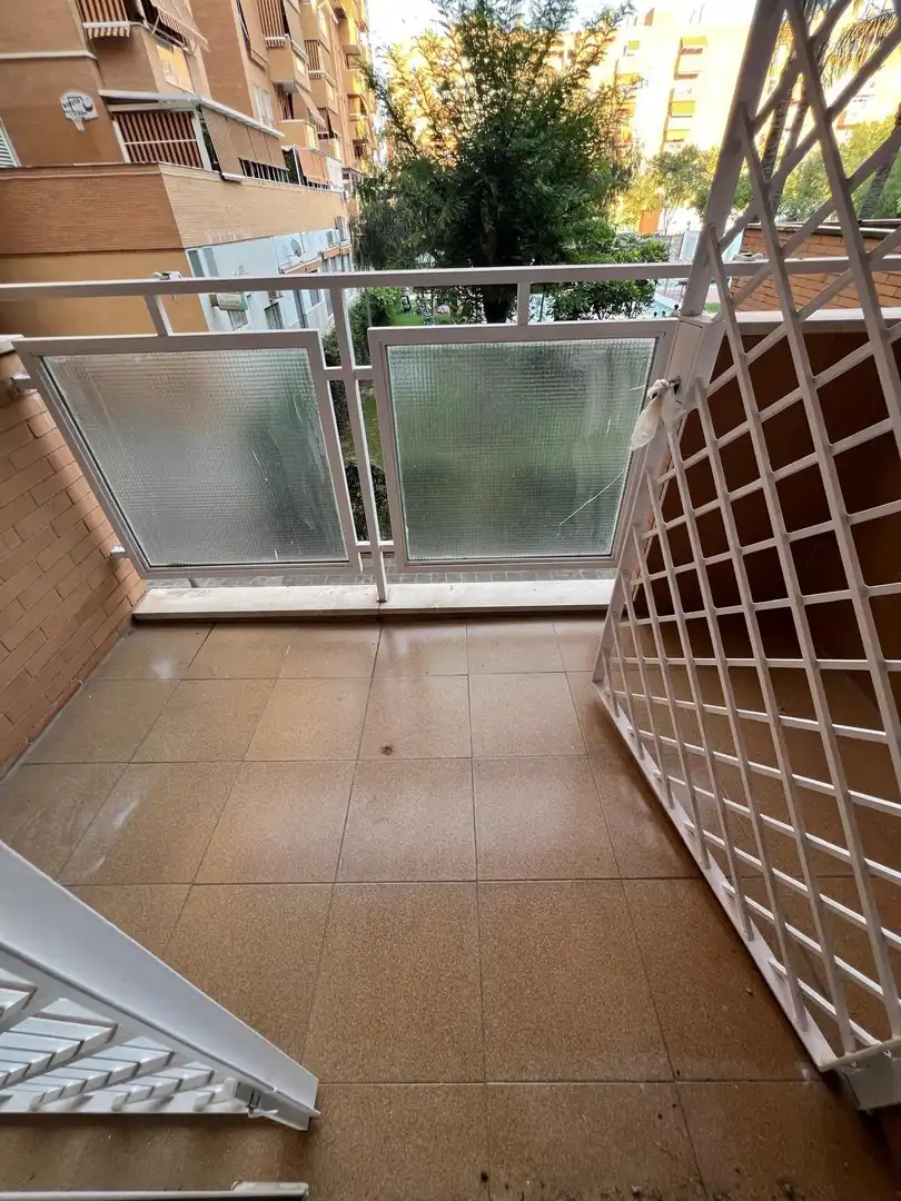 Terraza de Piso de alquiler en Sevilla con Aire acondicionado, Amueblado y Piscina comunitaria