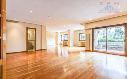 Living room of Flat to rent in  Madrid Capital  with Air Conditioner