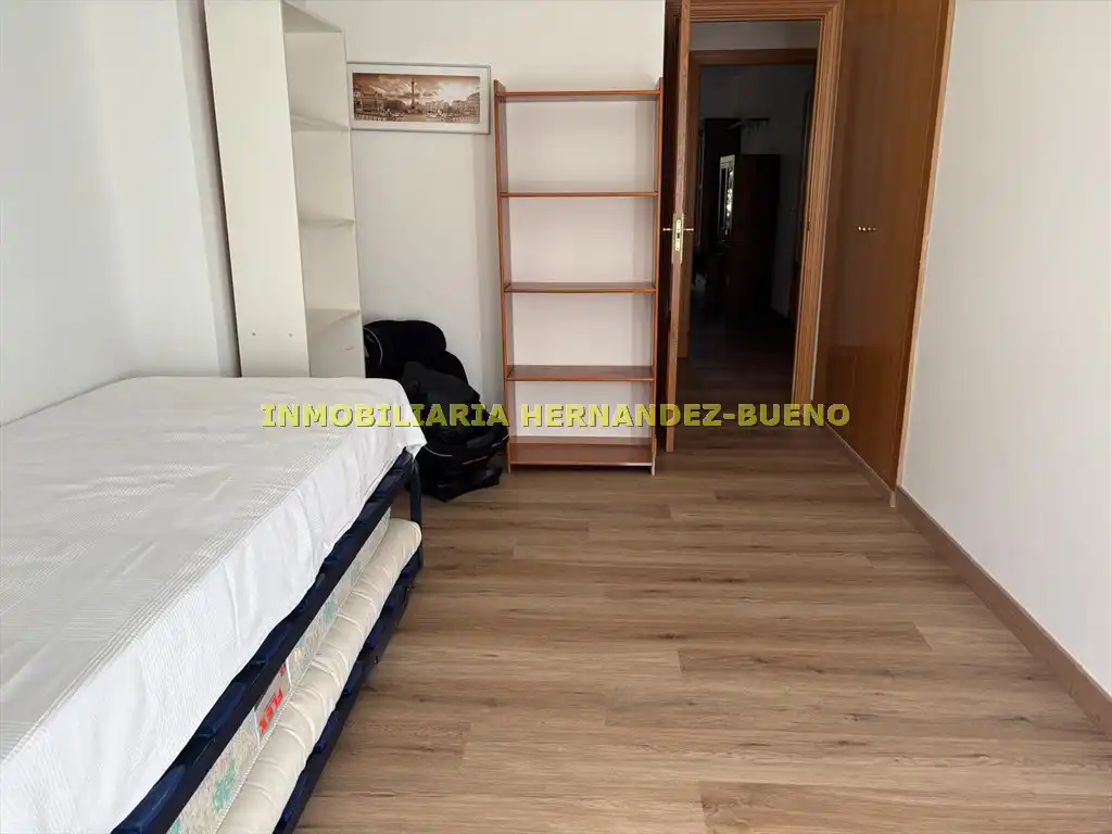 Bedroom of Flat for rent in Salamanca  with Heating, Furnished and Balcony