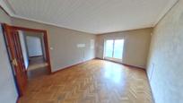 Living room of Flat for sale in Salamanca Capital  with Balcony