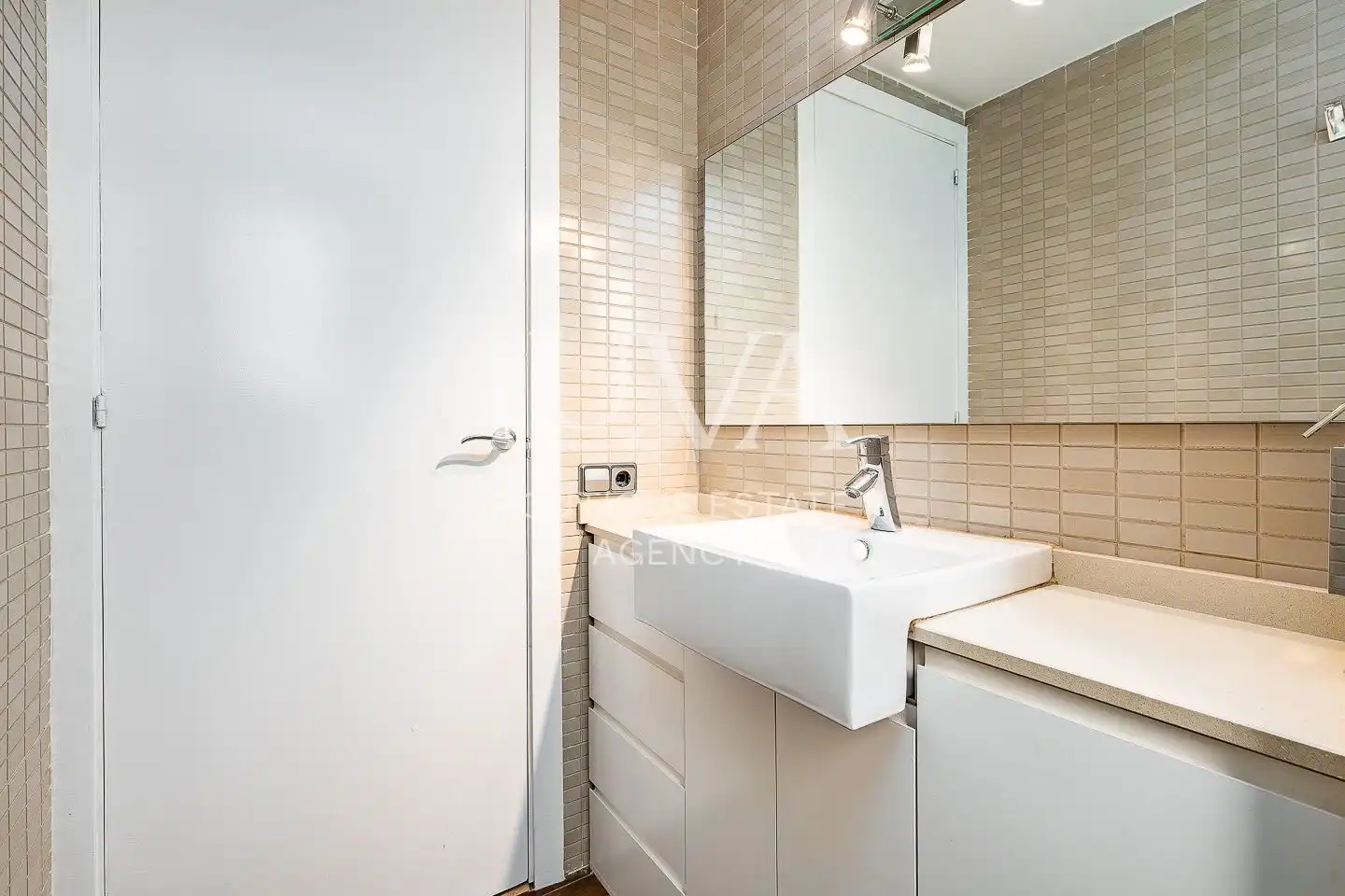 Baño de Ático en venta en Barcelona con Aire acondicionado, Calefacción y Terraza