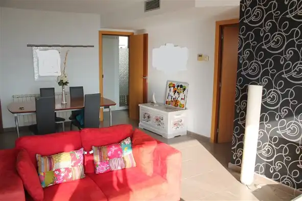 Wohnzimmer von Dachboden zur Miete in Cambrils mit Klimaanlage, Terrasse und Möbliert