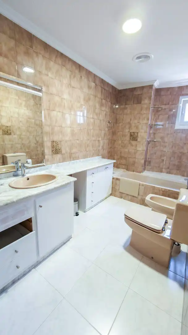 Bathroom of Flat for rent in Elche / Elx  with Furnished and Balcony