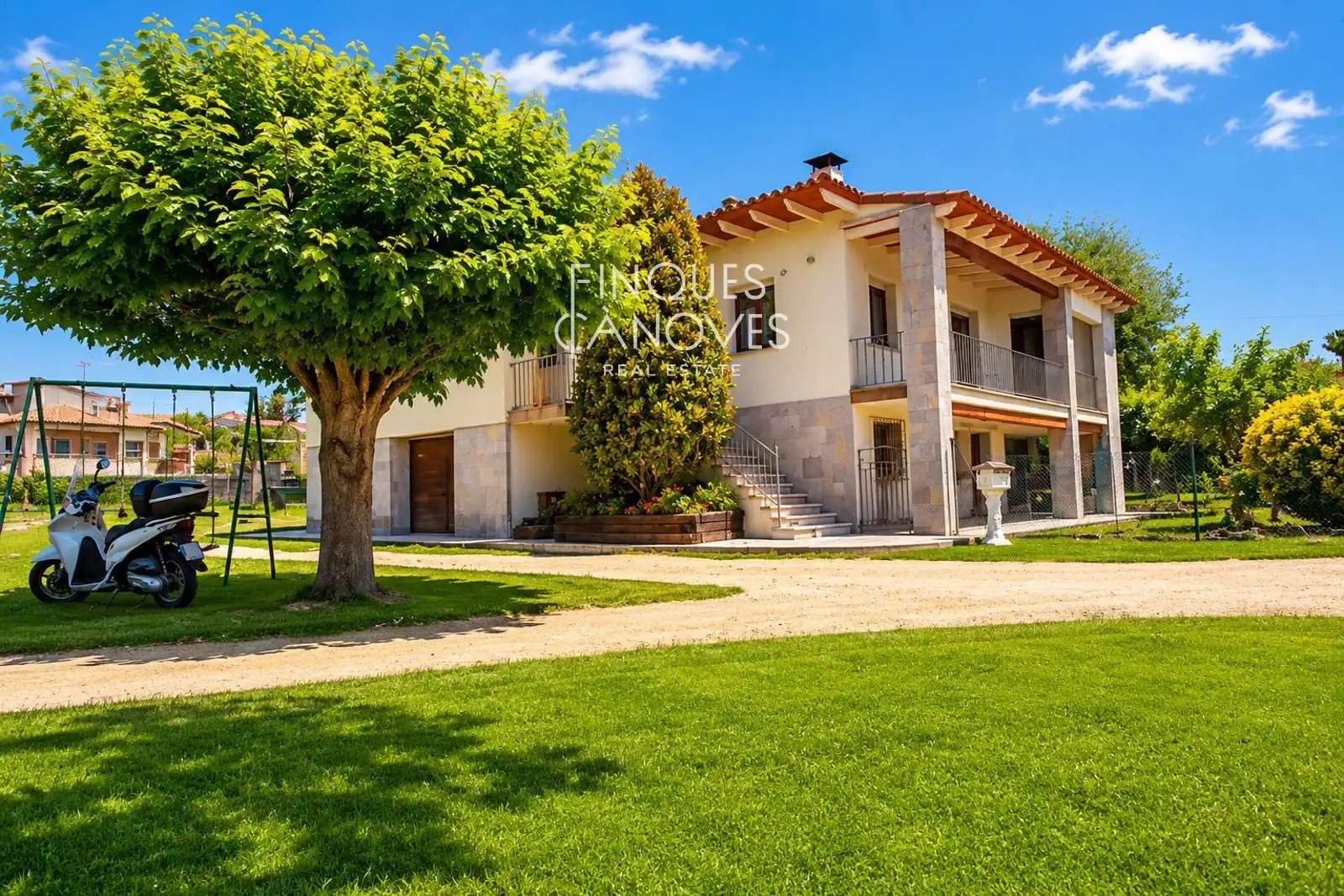 Vista exterior de Casa o xalet en venda en Caldes de Malavella amb Calefacció, Terrassa i Traster
