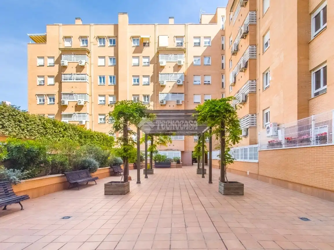 Außenansicht von Wohnung zum Verkauf in Madrid