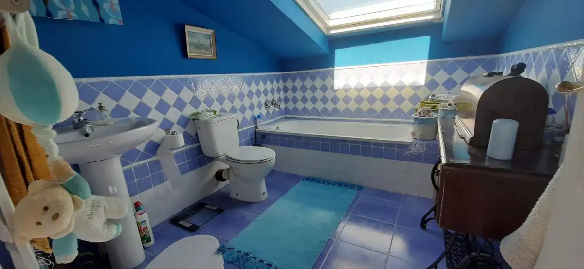 Baño de Finca rústica en venta en Hazas de Cesto con Calefacción, Trastero y Balcón