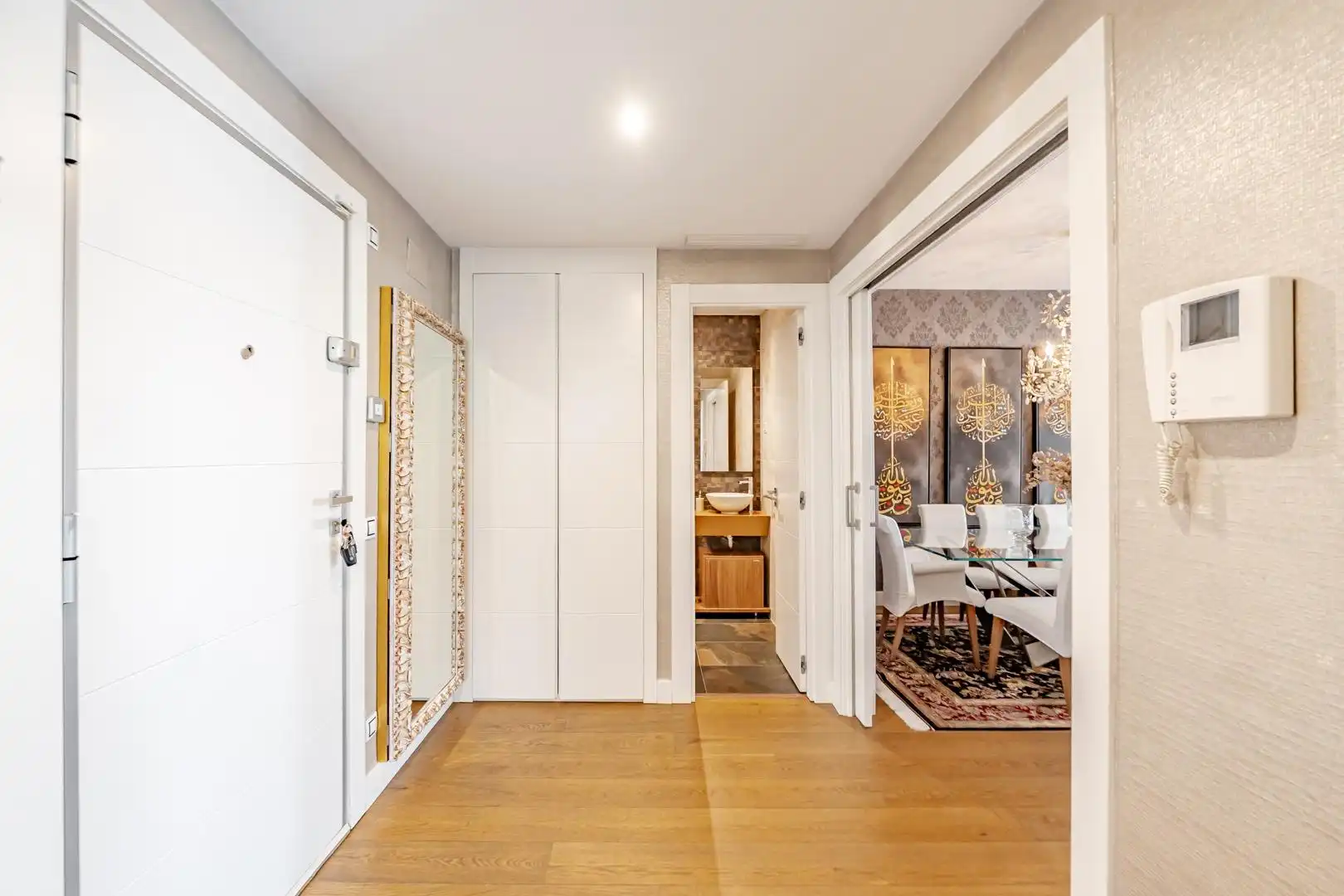 Ground floor for rent in Madrid  with Air Conditioner, Heating and Terrace