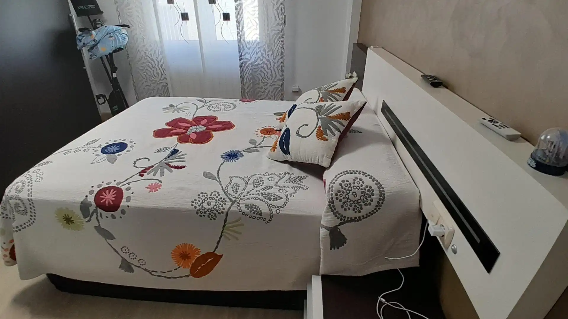Habitación de Planta baja en venta en Yecla con Aire acondicionado, Calefacción y Trastero