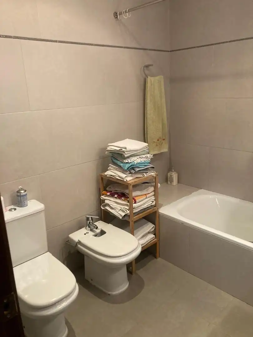 Bany de Casa o xalet en venda en Córdoba amb Aire condicionat, Parquet i Terrassa