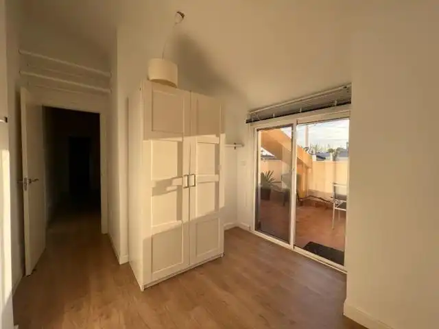 Schlafzimmer von Dachboden zur Miete in Murcia mit Klimaanlage, Heizung und Terrasse