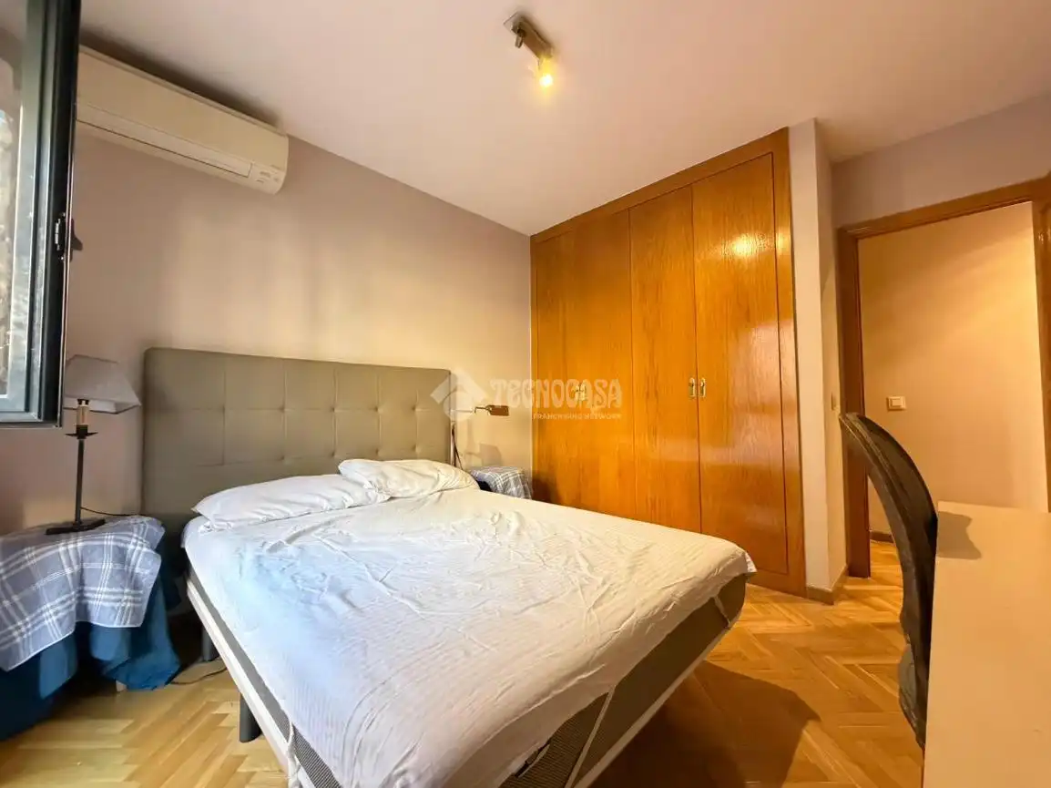 Bedroom of Flat for rent in Madrid  with Heating and Community pool