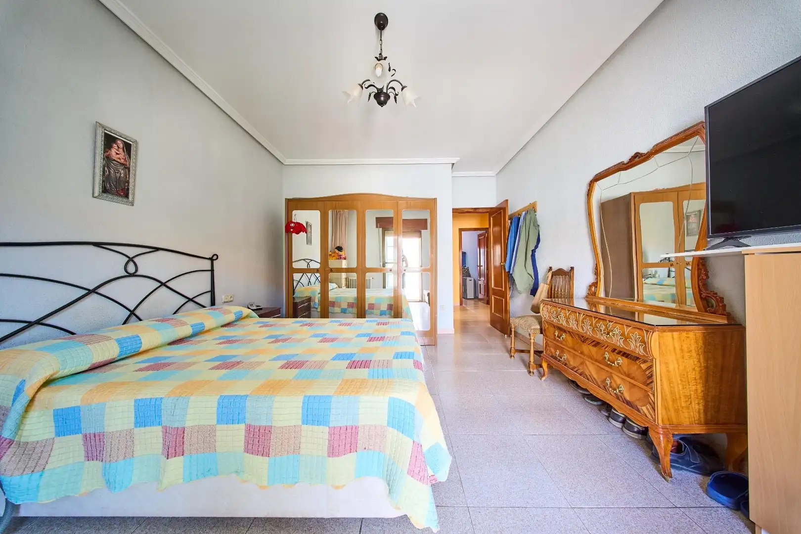 Habitación de Casa adosada en venta en Baza con Calefacción, Terraza y Trastero