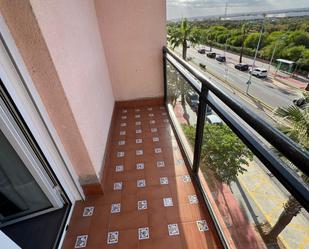 Balcony of Flat for sale in Dos Hermanas  with Air Conditioner and Terrace