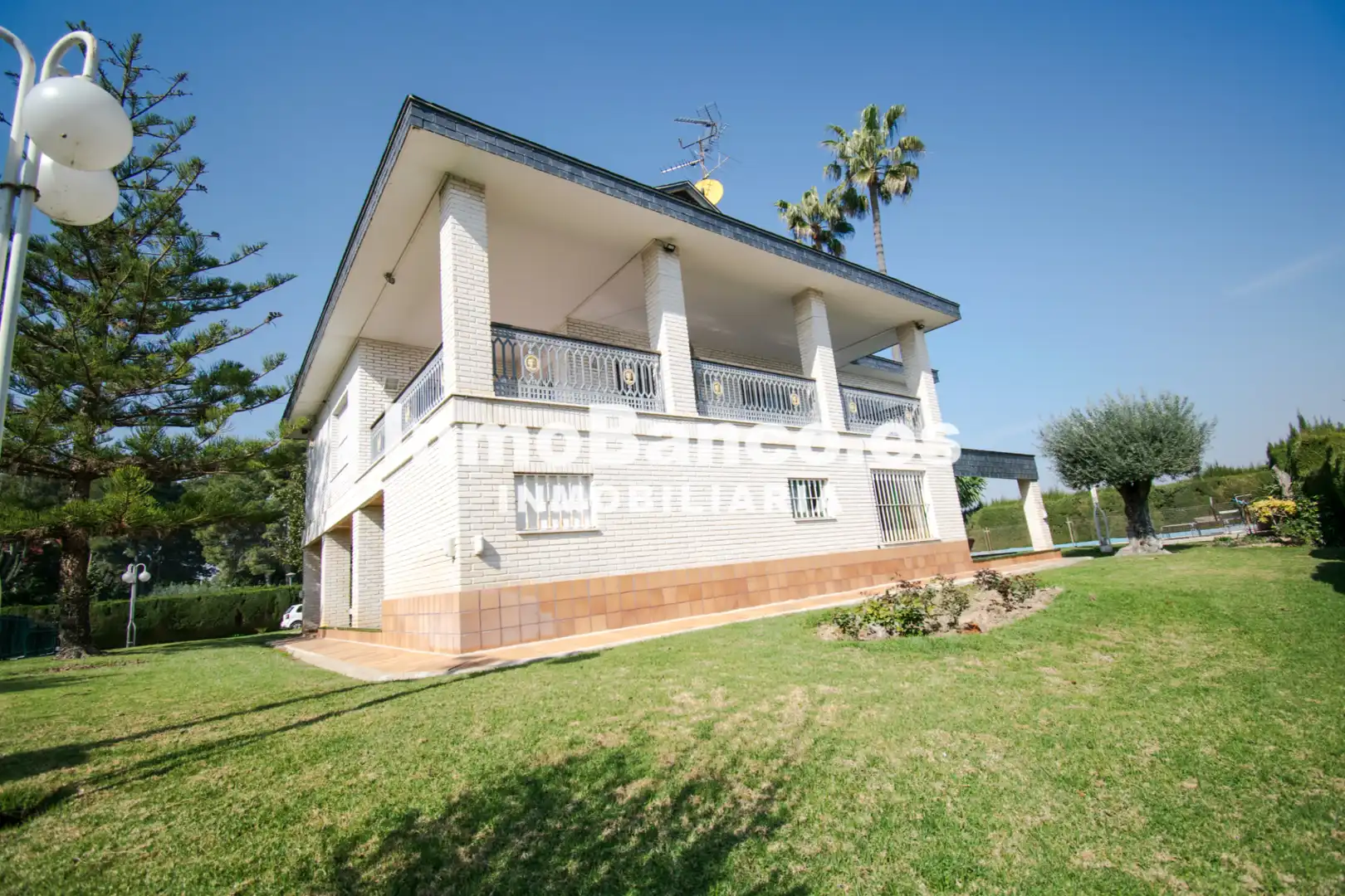 Vista exterior de Casa o chalet en venta en Chiva con Aire acondicionado, Calefacción y Jardín privado