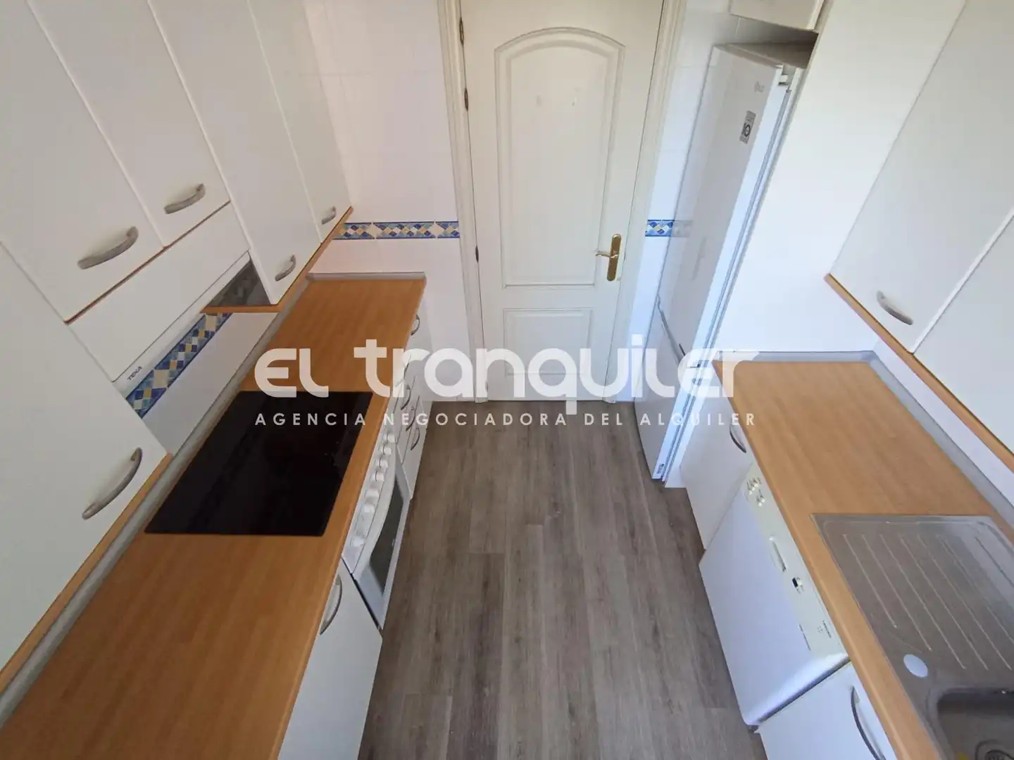 Duplexes for rent in Calle Tejar, Zona Carretera del Plantío