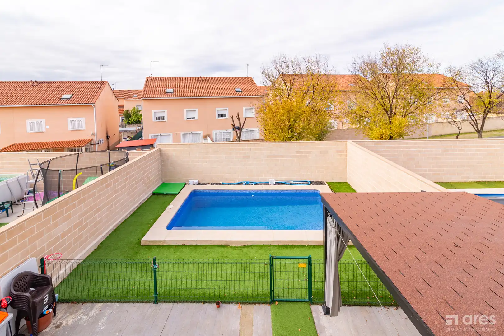 Swimming pool of Detached homes for sale in El Viso de San Juan  with Air Conditioner, Heating and Private garden