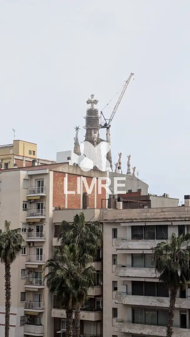 Vista exterior de Pis en venda en Barcelona amb Aire condicionat, Calefacció i Parquet