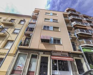 Vista exterior de Pis en venda en Plasencia amb Terrassa