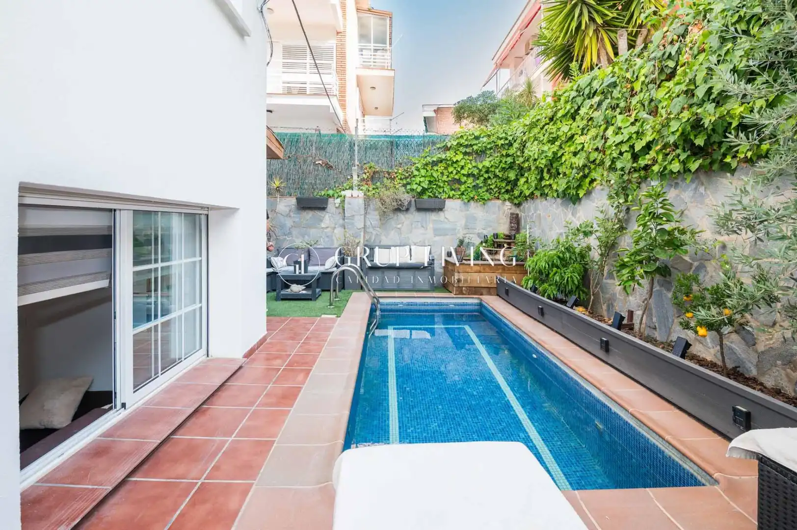 Piscina de Piso en venta en Sitges con Calefacción, Jardín privado y Terraza