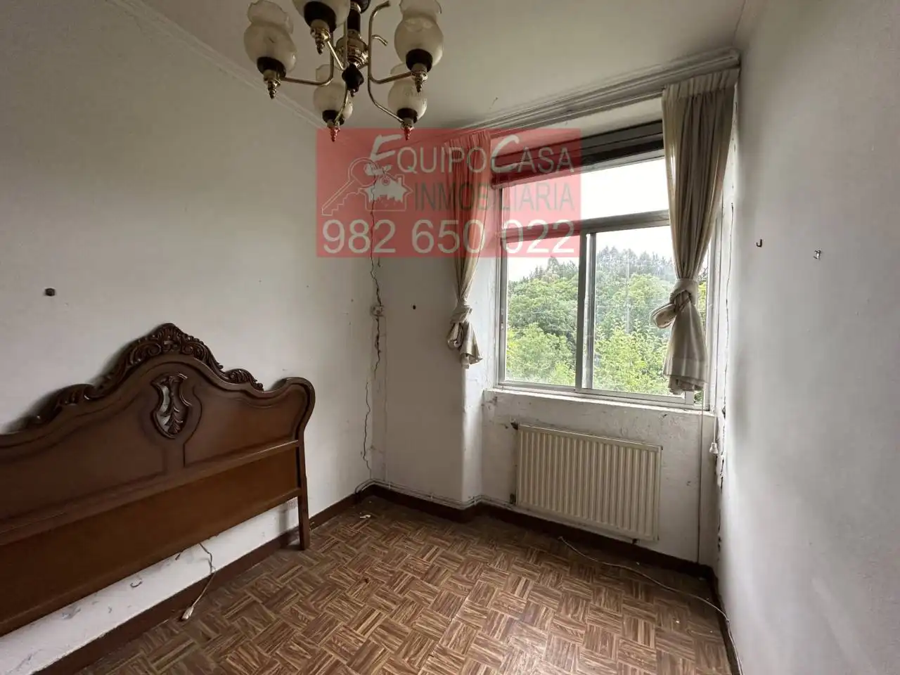 Habitación de Casa adosada en venta en Lugo con Jardín privado, Terraza y Alarma