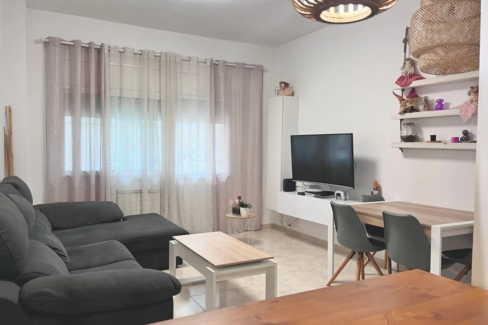 Living room of Flat for sale in Girona