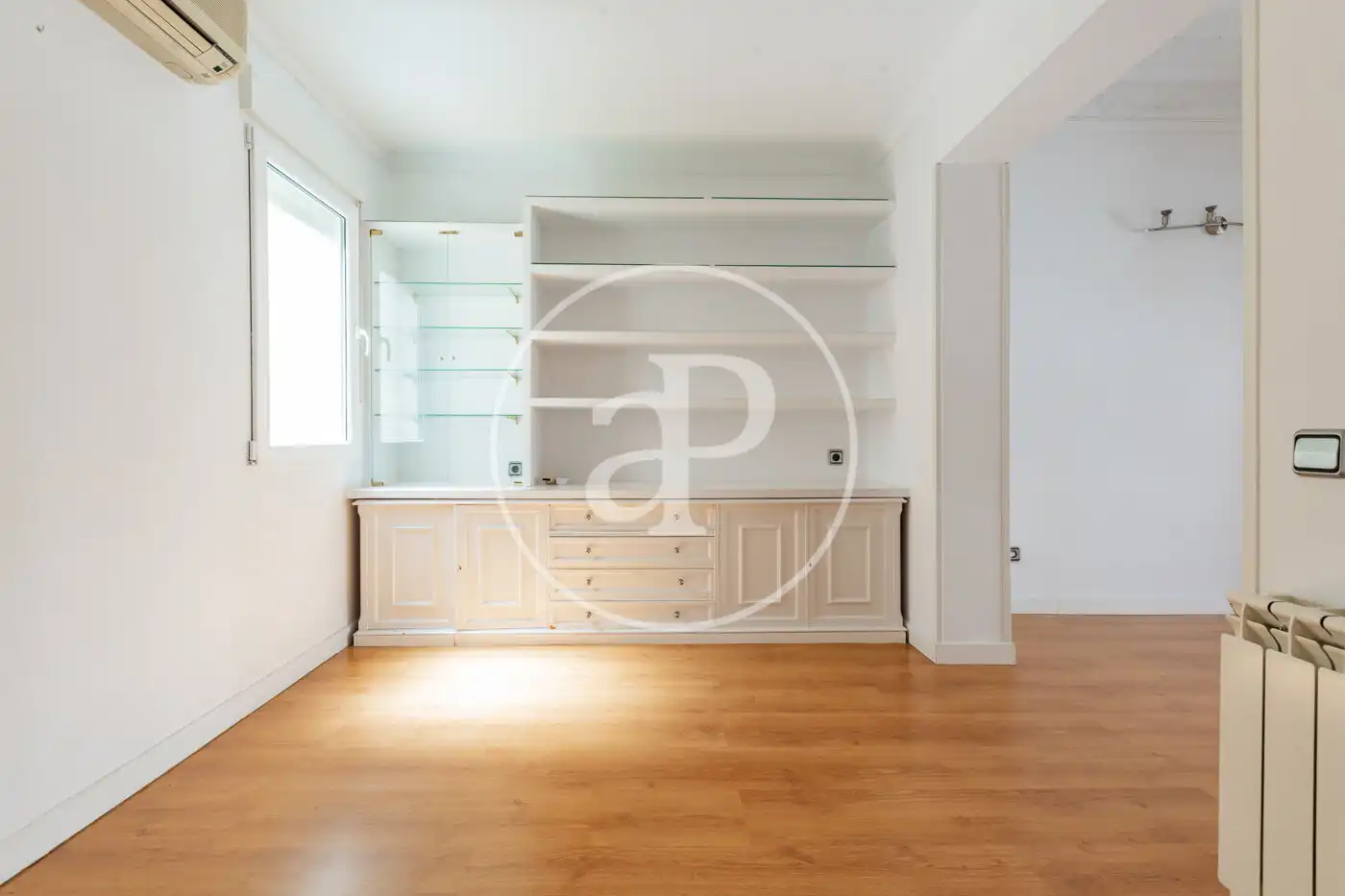 Flat with terrace for sale in Calle de Manuel Cortina, imagen 4