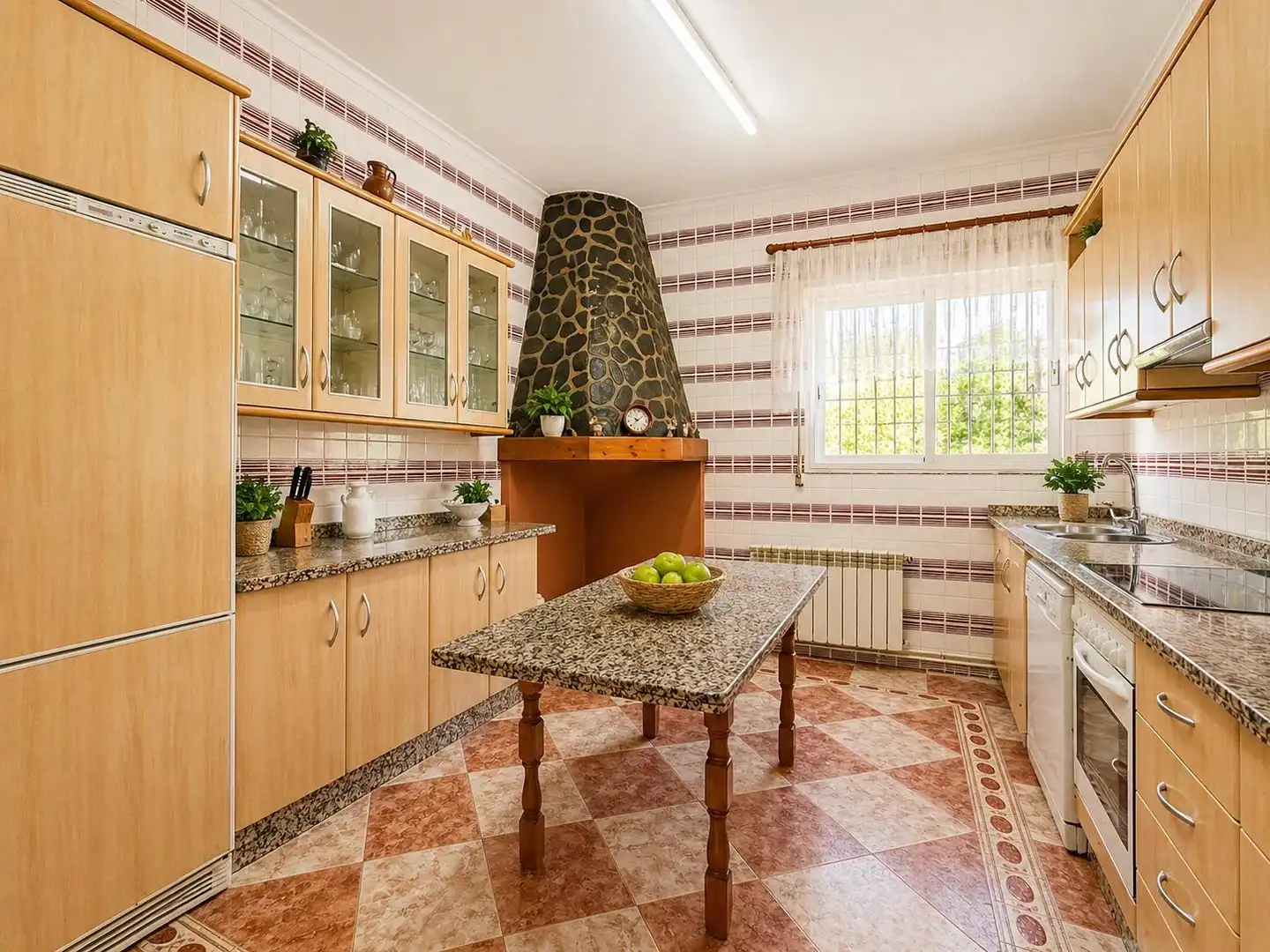 Cocina de Finca rústica en venta en Píñar con Terraza