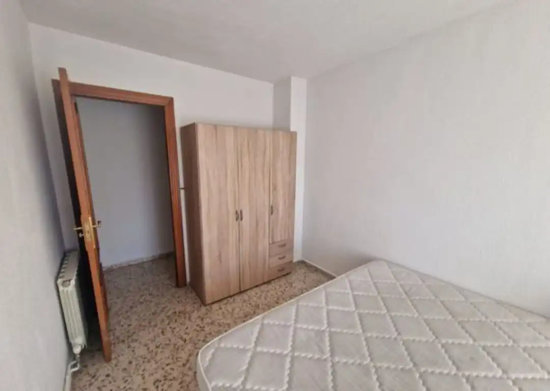 Bedroom of Flat for rent in Zaidín