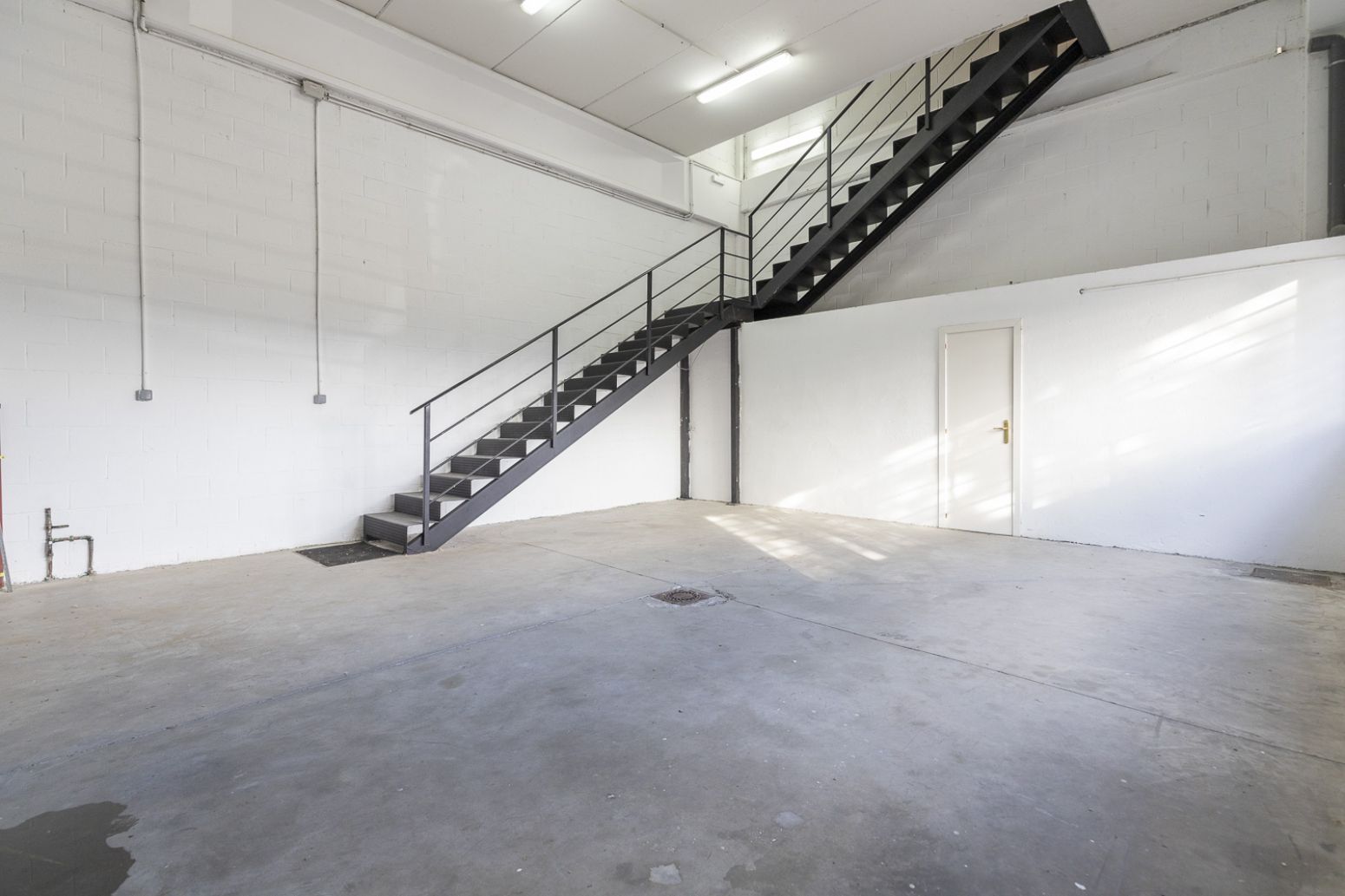 Nau industrial en venda en Alcalá de Henares