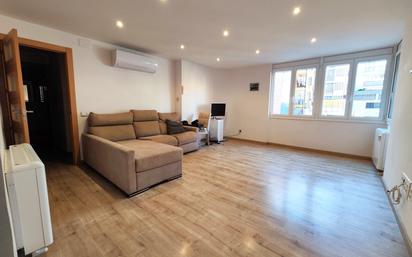 Living room of Flat for sale in Terrassa  with Air Conditioner, Heating and Private garden