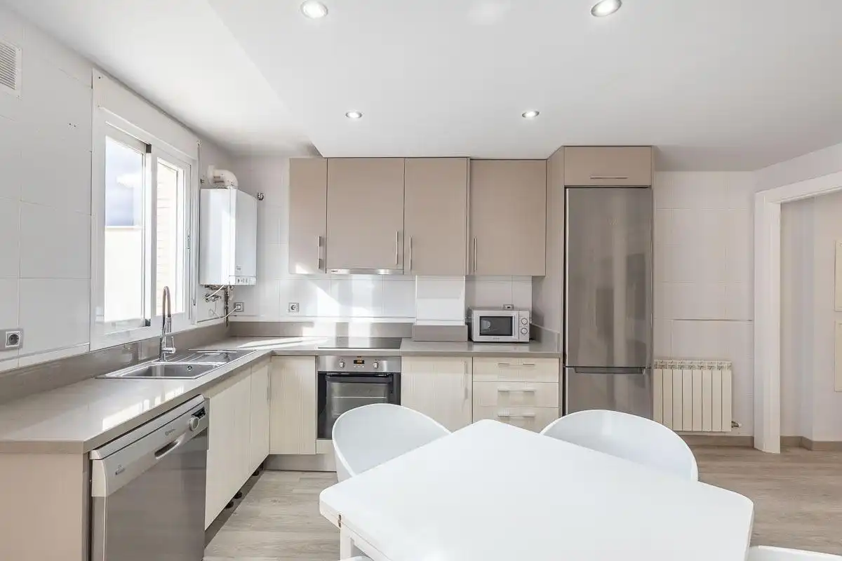 Kitchen of Attic for rent in Churriana de la Vega  with Air Conditioner, Heating and Terrace