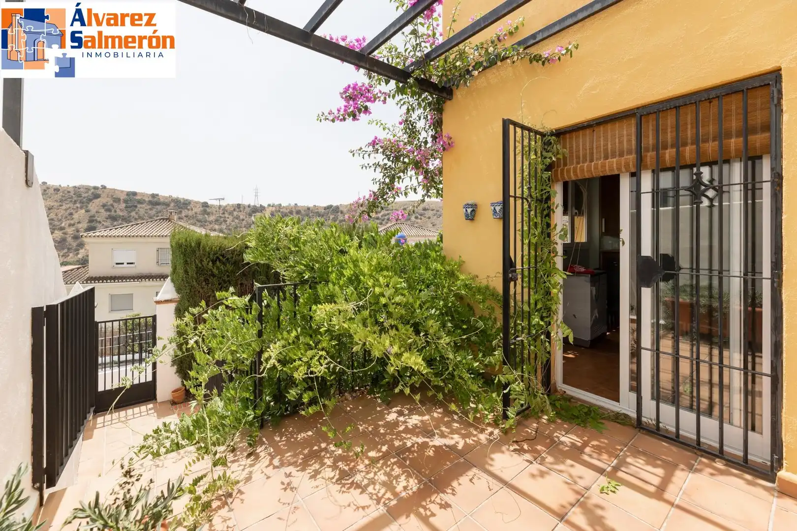 Casa adosada en venta en Calle SALA DOS HERMANAS, Crta. De la Sierra