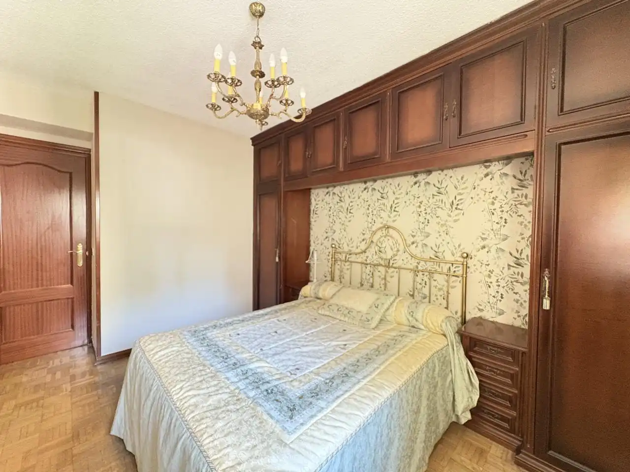 Schlafzimmer von Wohnung zur Miete in Madrid mit Klimaanlage, Heizung und Parkett