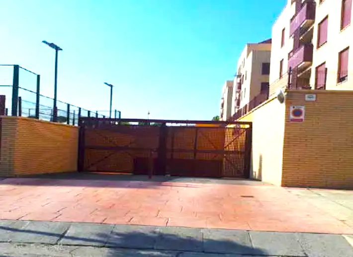 Garaje en venta en GRAN BRETAÑA, Portillejo - Valdegastea