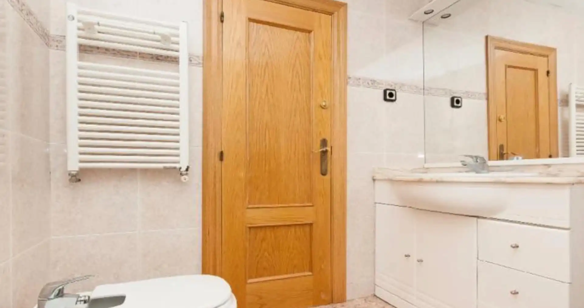 Bathroom of Flat for sale in Sabadell  with Balcony