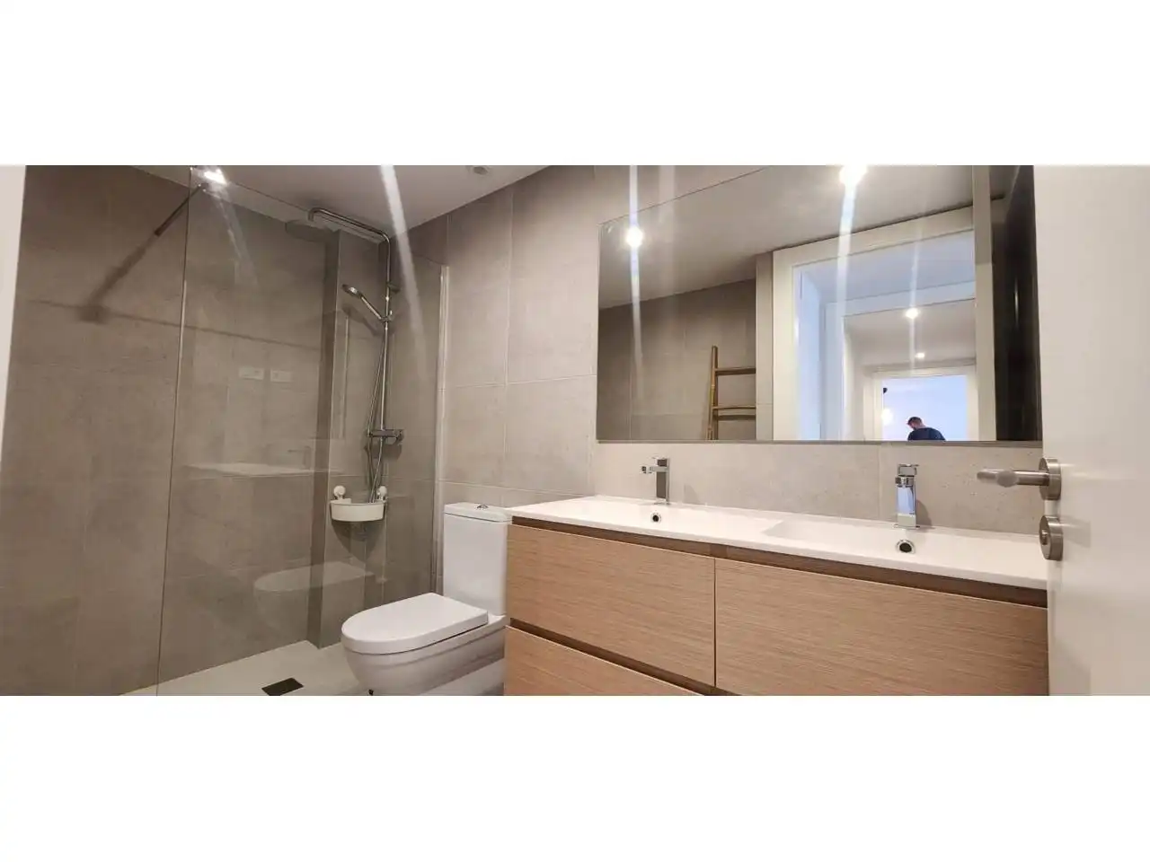 Badezimmer von Wohnung zur Miete in Terrassa mit Klimaanlage, Heizung und Terrasse