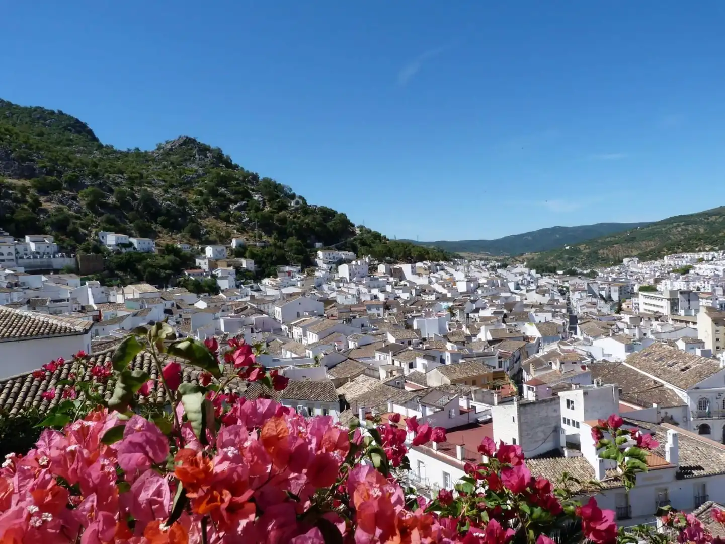 Vista exterior de Casa o xalet en venda en Ubrique amb Traster i Balcó