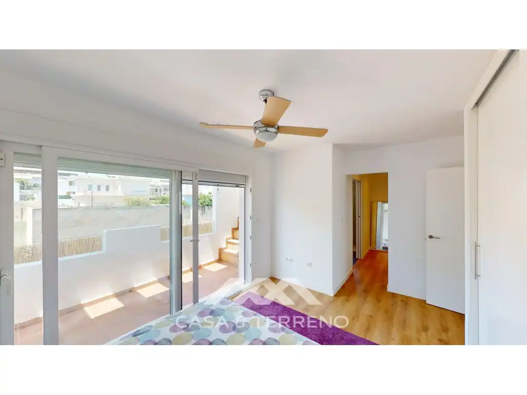 Vista exterior de Casa o xalet en venda en Vélez-Málaga amb Aire condicionat, Jardí privat i Terrassa