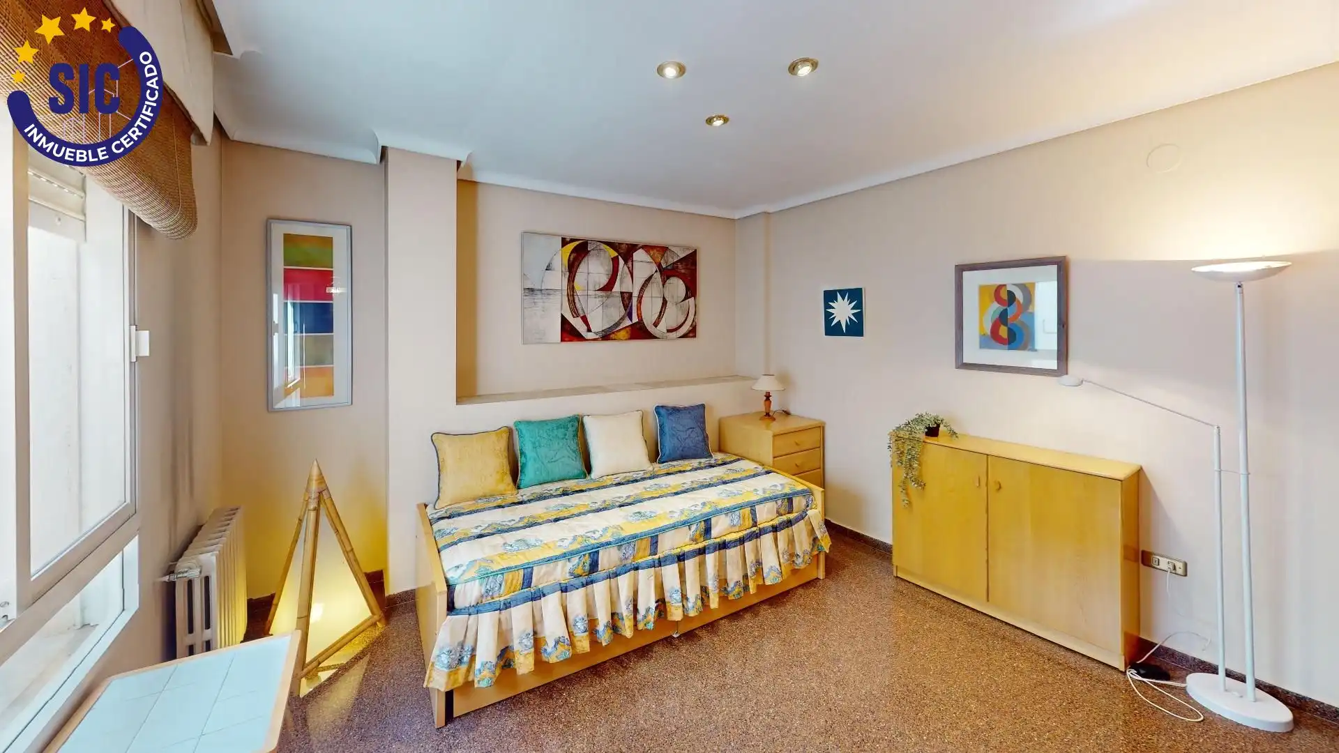 Habitación de Piso en venta en Castellón de la Plana / Castelló de la Plana con Calefacción, Trastero y Amueblado