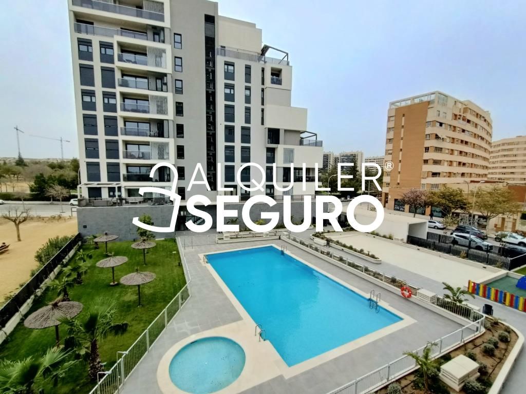 Piscina de Pis de lloguer en Alicante / Alacant amb Aire condicionat, Terrassa i Traster