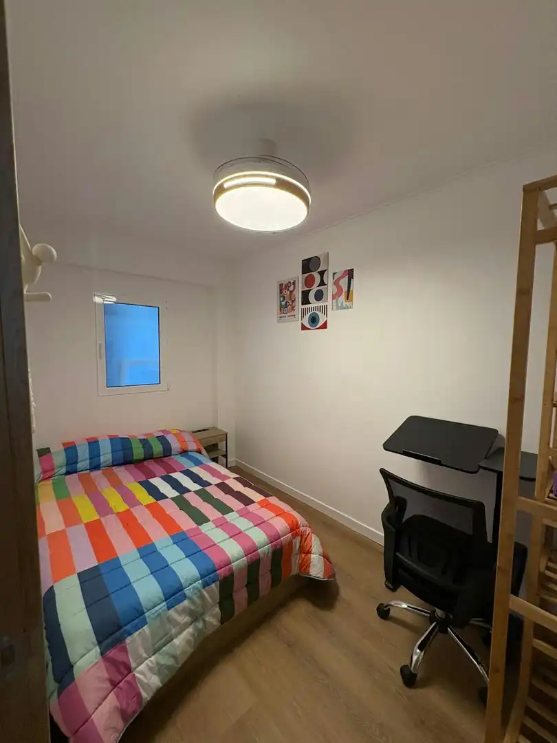Schlafzimmer von Wohnung zur untervermieten in  Valencia Capital mit Waschmaschine