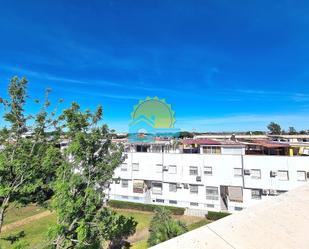 Vista exterior de Dúplex en venda en Punta Umbría amb Aire condicionat i Terrassa