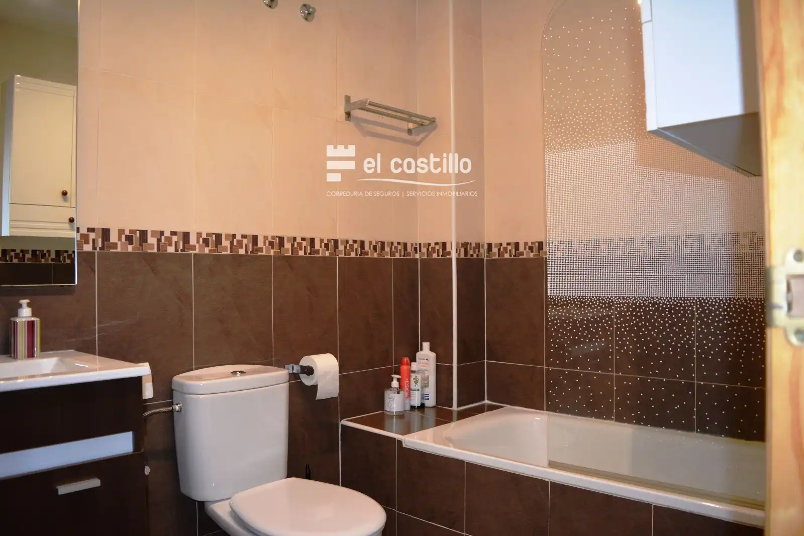 Baño de Piso en venta en Sotillo de la Adrada con Calefacción, Trastero y Amueblado